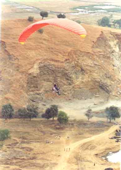 Western Paragliding Association - Flying over the quarry